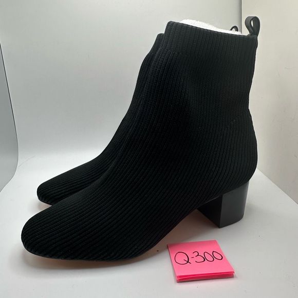 CUSHIONAIRE Women's Neely Stretch bootie +Memory Foam 8 BLACK - Picture 3 of 7